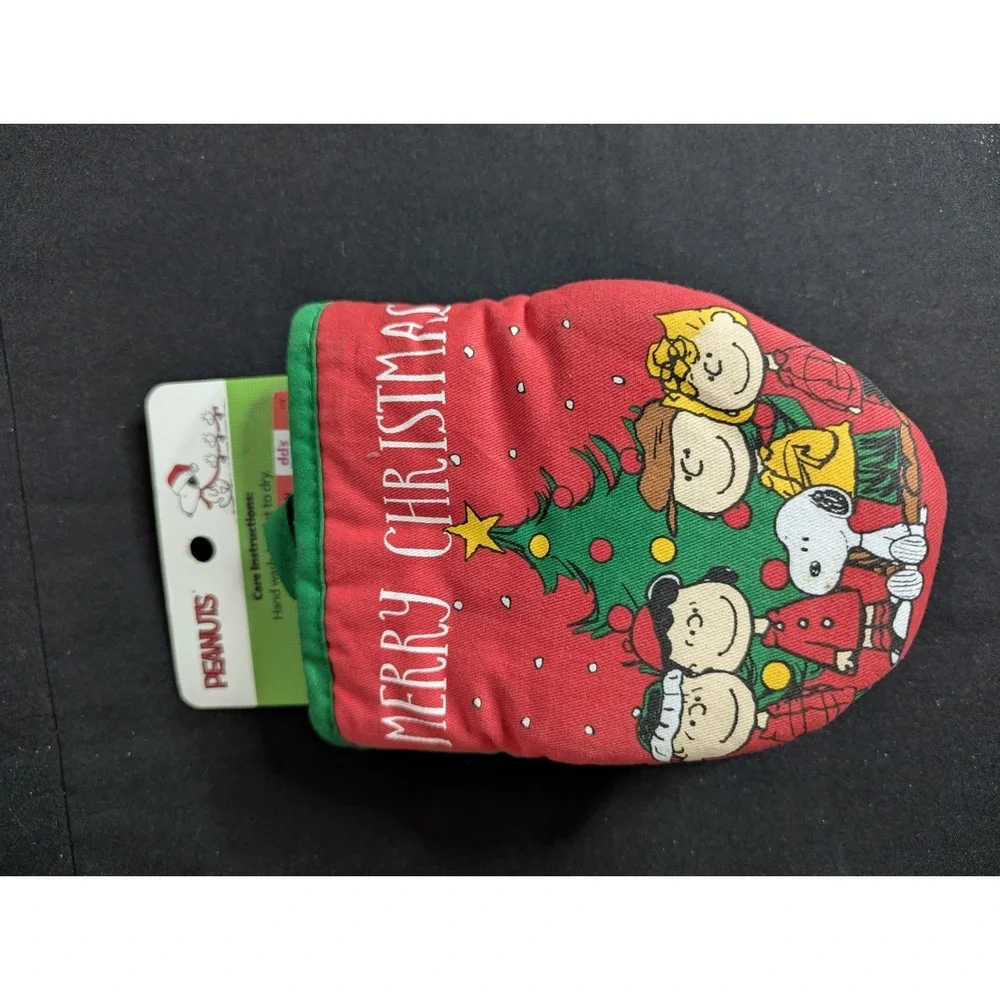 Peanuts Merry Christmas pair mini mitts kitchen pot holders Charlie Brown Snoopy